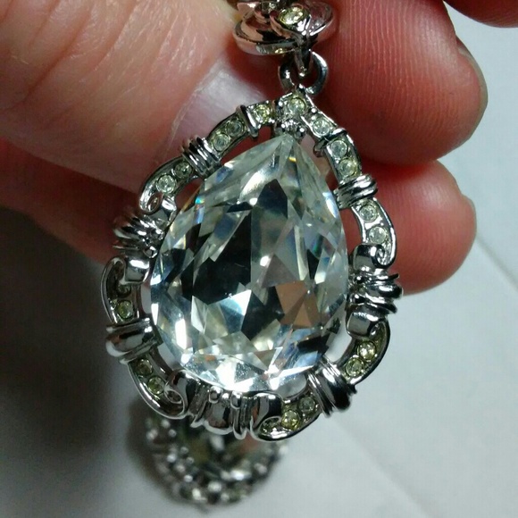 Chandelier earrings fauceted  cuts silver clear - Picture 2 of 4